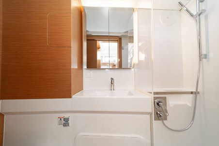 Excess Excess 11 - 4 + 1 + 1 cab. One Kiss