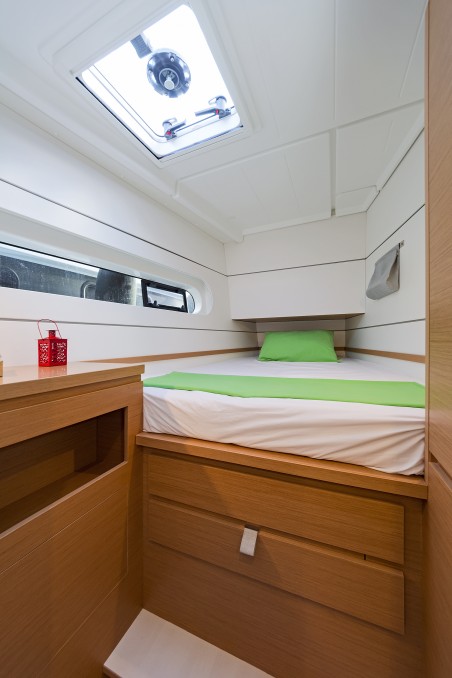 Excess Excess 12 - 4 + 1 + 1 cab. Excessive