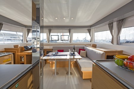 Excess Excess 12 - 4 + 1 + 1 cab. Excessive