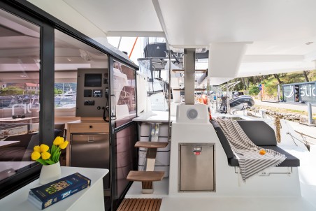 Fountaine Pajot Fountaine Pajot Tanna 47 - 5 + 1 cab. First Life