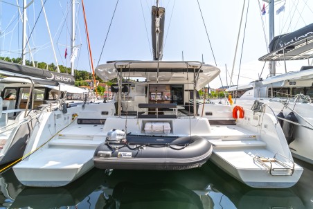 Lagoon-Bénéteau Lagoon 42 - 4 + 2 cab. First Adventure