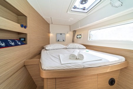 Lagoon-Bénéteau Lagoon 42 - 4 + 2 cab. First Adventure