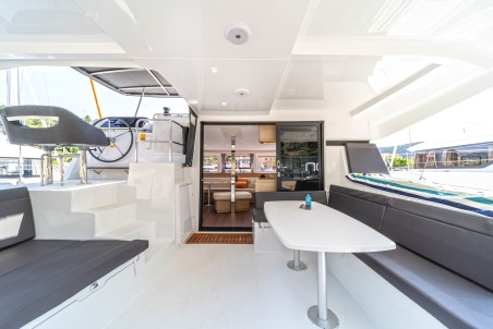Lagoon-Bénéteau Lagoon 42 - 4 + 2 cab. First Dance