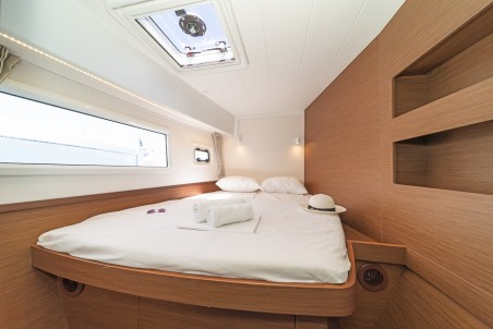 Lagoon-Bénéteau Lagoon 42 - 4 + 2 cab. White Waves