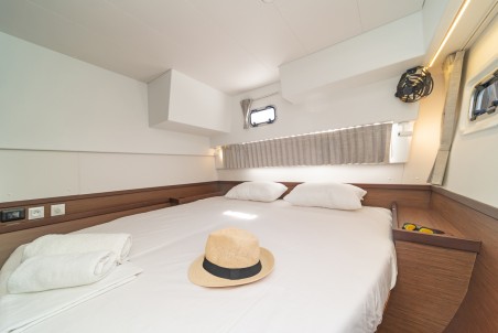 Lagoon-Bénéteau Lagoon 42 - 4 + 2 cab. White Waves