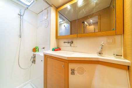 Lagoon-Bénéteau Lagoon 450 F - 4 + 2 cab. Caretta Nana