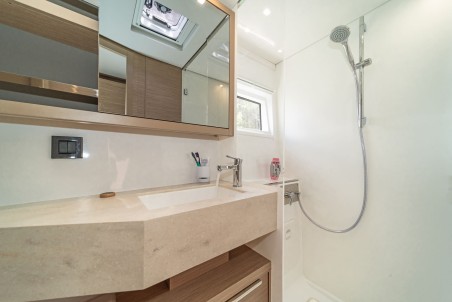 Lagoon-Bénéteau Lagoon 46 - 4 + 2 cab. First Care