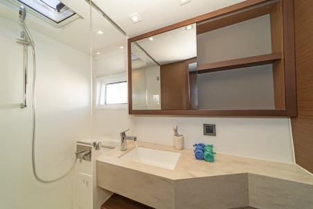 Lagoon-Bénéteau Lagoon 46 - 4 + 2 cab. One Thought