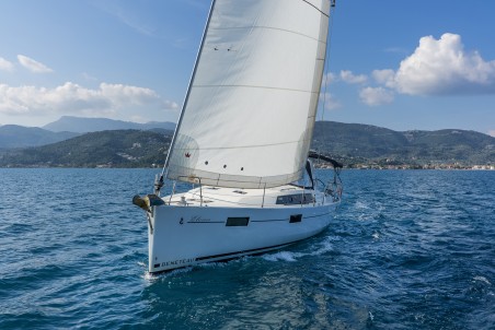 Bénéteau Oceanis 41.1 Elena