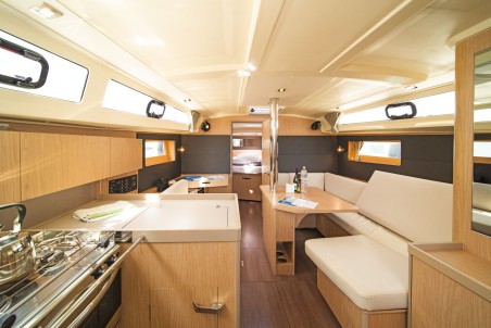 Bénéteau Oceanis 41.1 Elena