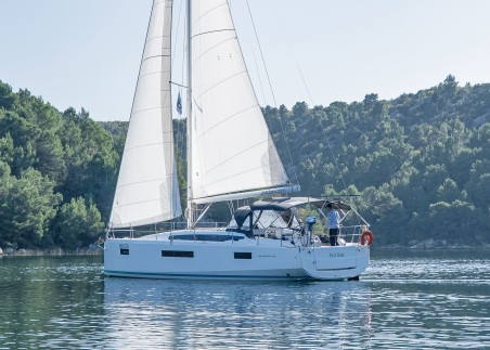 Jeanneau Sun Odyssey 410 - 3 cab. First Date