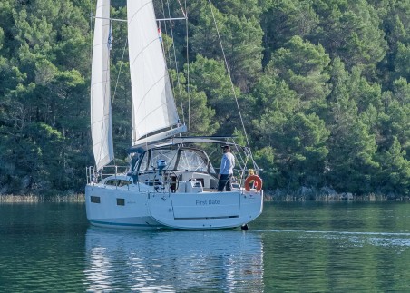 Jeanneau Sun Odyssey 410 - 3 cab. First Date