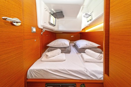 Jeanneau Sun Odyssey 410 - 3 cab. First Date