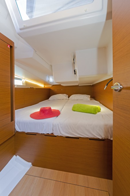 Jeanneau Sun Odyssey 490 - 5 + 1 cab. Captain George