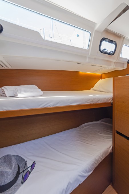 Jeanneau Sun Odyssey 490 - 5 + 1 cab. Captain George