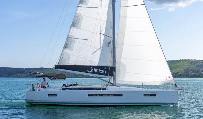 Jeanneau Sun Odyssey 490 - 5 + 1 cab. First Ride