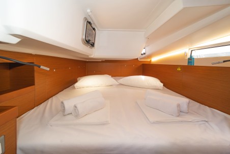 Jeanneau Sun Odyssey 490 - 5 + 1 cab. First Ride