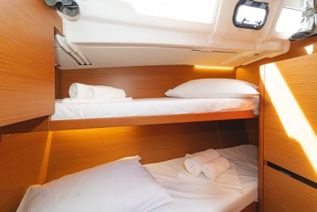 Jeanneau Sun Odyssey 490 - 5 + 1 cab. First Ride