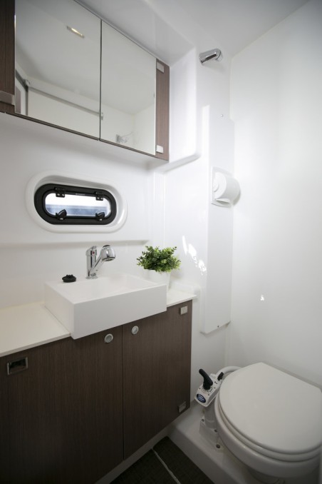 Catana Group Bali 4.3 - 4 + 2 cab. Eleni