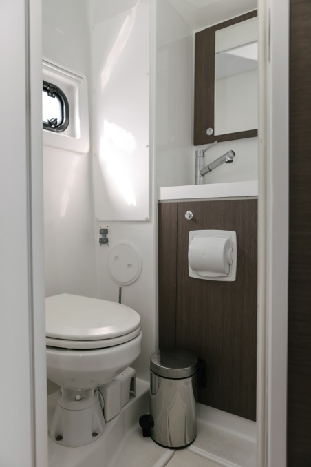 Catana Group Bali 4.8 - 6 cab. Kos 48.1