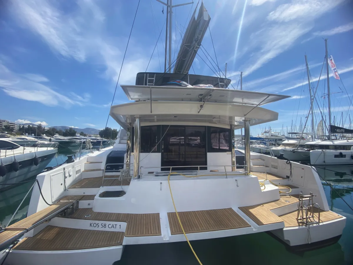 Catana Group Bali 5.8 - 6 + 2 cab. KOS 58.CAT