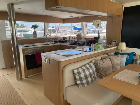 Catana Group Bali 5.8 - 6 + 2 cab. KOS 58.CAT