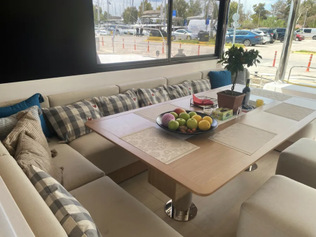 Catana Group Bali 5.8 - 6 + 2 cab. KOS 58.CAT