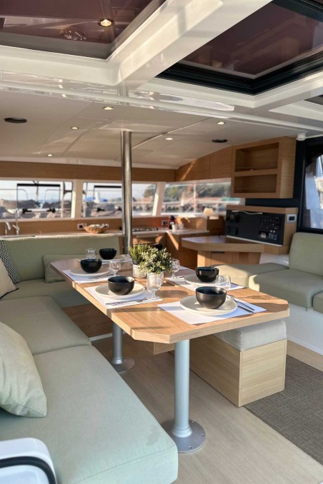 Catana Group Bali Catsmart - 4 + 2 cab. Northcat 38