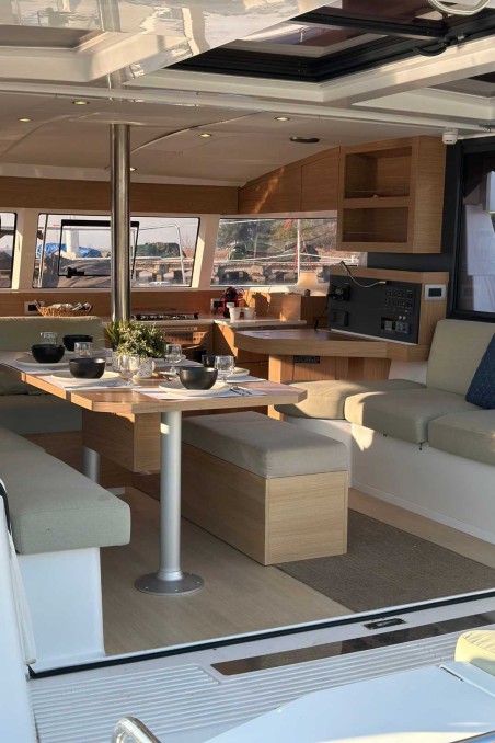 Catana Group Bali Catsmart - 4 + 2 cab. Northcat 38