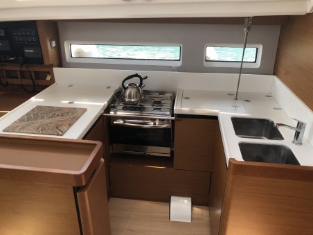 Jeanneau Sun Odyssey 440 - 4 cab. Kos 440.3