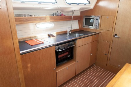 Bavaria Yachtbau Bavaria 43 Cruiser Constantina