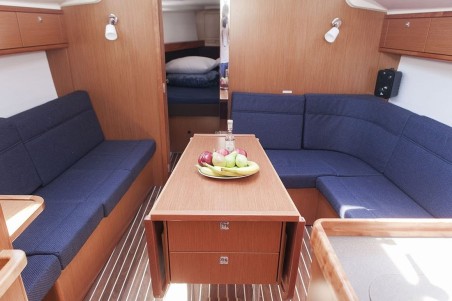 Bavaria Yachtbau Bavaria Cruiser 37 - 3 cab. Lydia