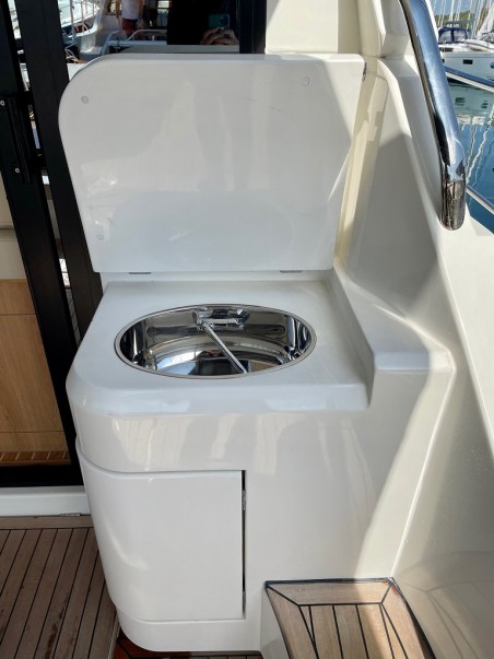 SAS - Vektor Adriana 36 Iris