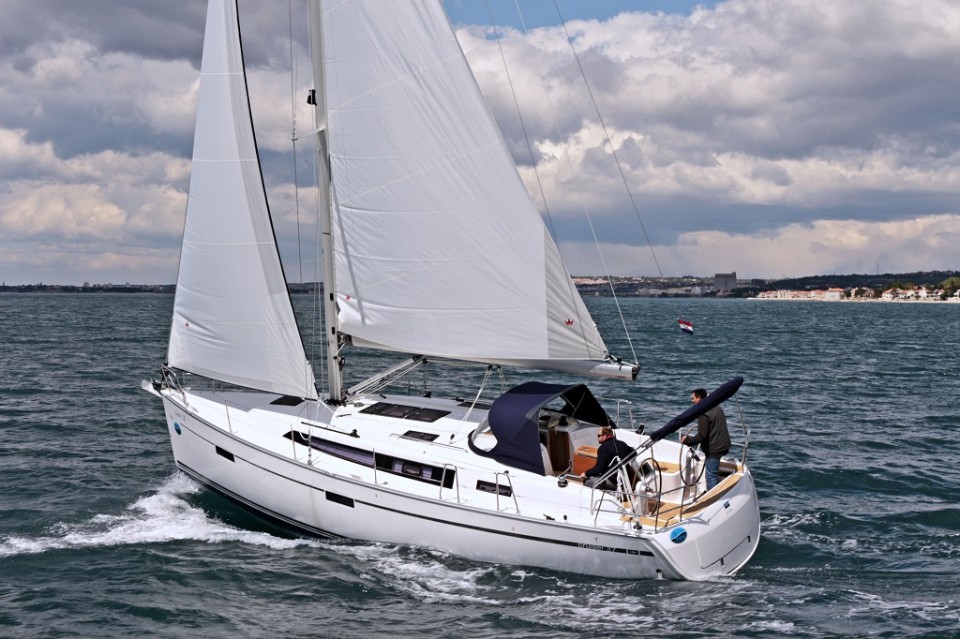 Bavaria Yachtbau Bavaria Cruiser 37 - 3 cab. Andrea