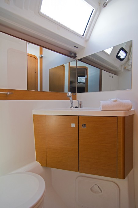 Jeanneau Jeanneau 53 - 5 + 1 cab. Omega Kiss