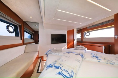 Jeanneau Prestige 520 Flybridge - 3 + 1 cab. Medusa