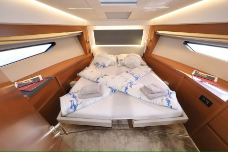 Jeanneau Prestige 520 Flybridge - 3 + 1 cab. Medusa