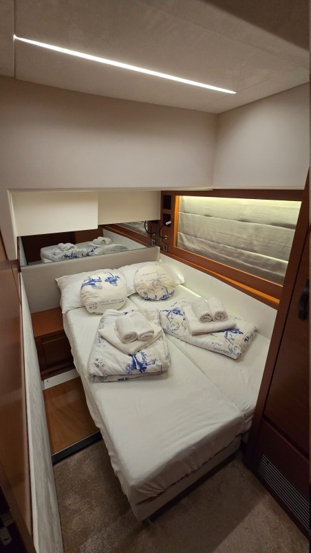 Jeanneau Prestige 520 Flybridge - 3 + 1 cab. Medusa