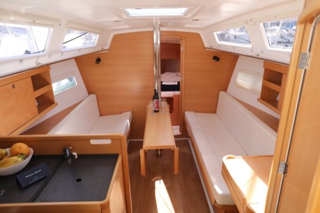 Jeanneau Sun Odyssey 319 - 2 cab. Spider Kiss