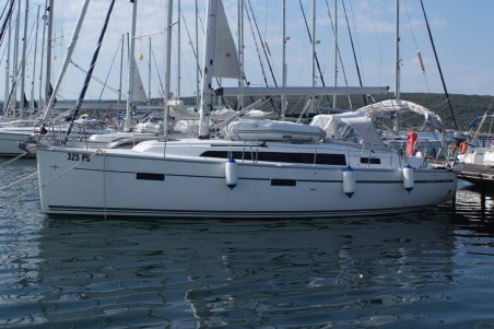 Bavaria Yachtbau Bavaria Cruiser 37 - 3 cab. Dori