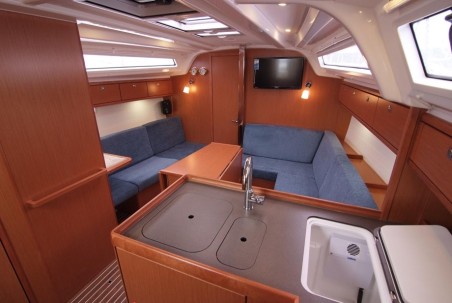 Bavaria Yachtbau Bavaria Cruiser 37 - 3 cab. Jugo