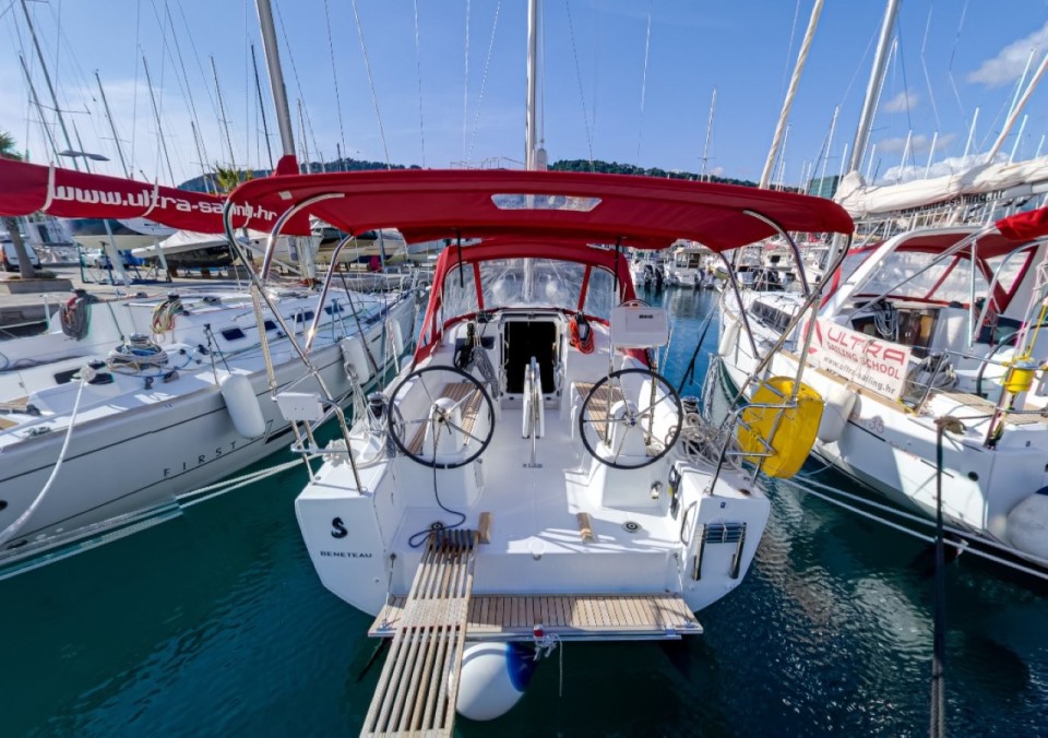 Bénéteau Oceanis 30.1 Mobula Zero