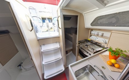 Bénéteau Oceanis 30.1 Mobula Zero