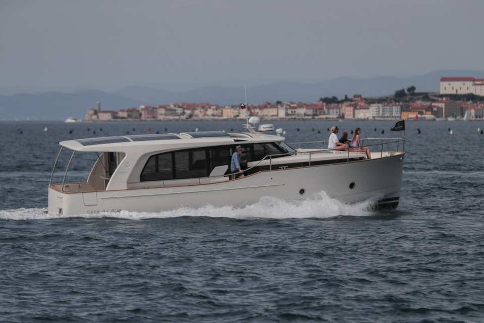 Greenline 40 | Yacht Charter Croatia | Travelboat
