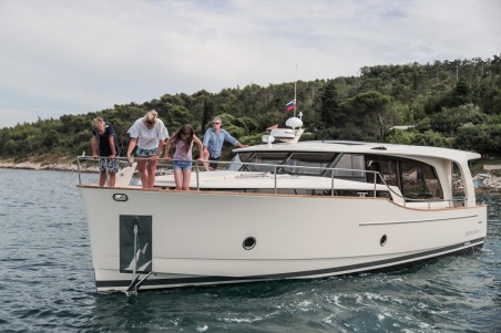 Greenline 40 | Yacht Charter Croatia | Travelboat