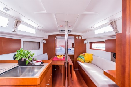 Bénéteau Oceanis 35.1 Bela