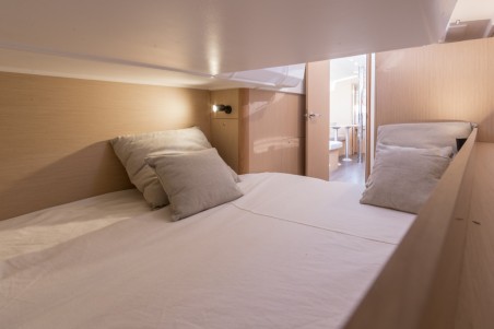 Bénéteau Oceanis 38.1 Cvita