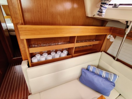 Bavaria Yachtbau Bavaria 47 Cruiser Gin & Tonic