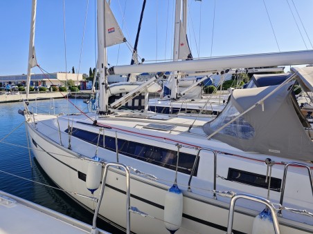 Bavaria Yachtbau Bavaria Cruiser 37 - 3 cab. Atena
