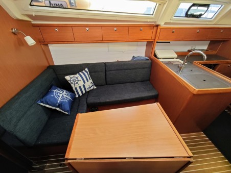 Bavaria Yachtbau Bavaria Cruiser 37 - 3 cab. Atena